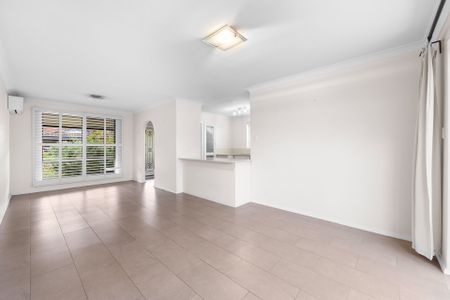 Charming 3-Bedroom, 2-Bathroom Home in Prestigious Applecross! - Photo 5