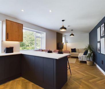 1 bedroom in a house share to rent - Photo 2