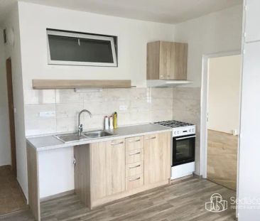 Pronájem bytu 1+1 s balkonem, Sokolov - Photo 3