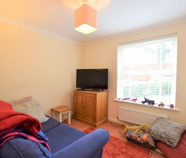 4 bedroom detached house to rent - Photo 1