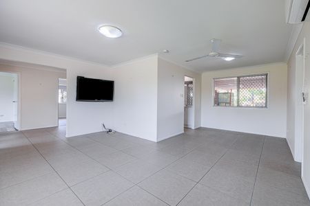 Large family home in Wellington Point - Photo 4