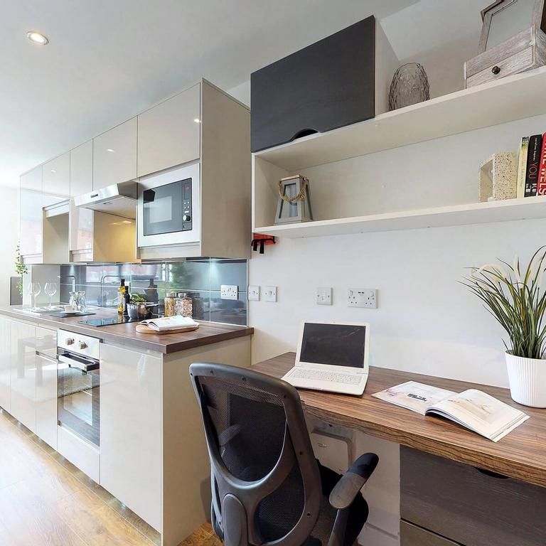 Studio to rent - Photo 1