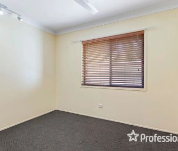 “Spacious Lowset Home in Prime Hilltop location!” - Photo 2