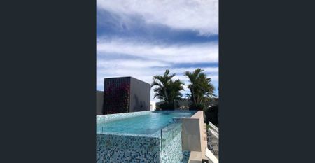 Furnished 2 Bed Stylish Modern Apartment - Photo 3