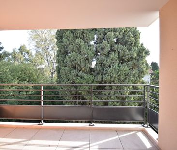 location Appartement T3 DE 58.49m² À HYERES - Photo 1