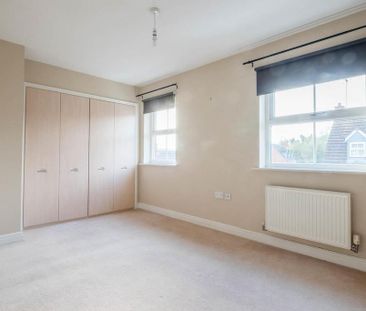 4 bedroom terraced house to rent - Photo 5