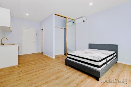1 Bed, 1 Bath - Photo 2