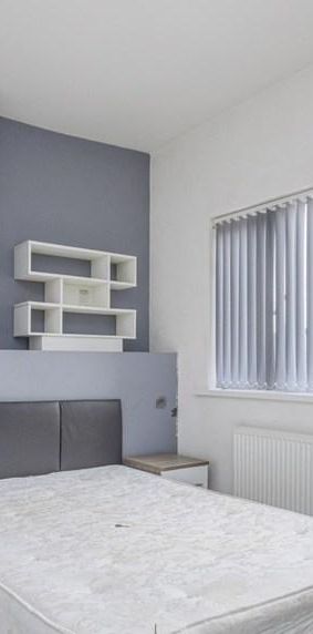 1 bedroom in a house share to rent - Photo 1