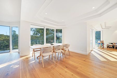 North-Facing, Impeccably Renovated Five Bedroom Family Home Close to Everything - Photo 4