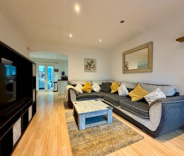 3 bedroom semi-detached house to rent - Photo 2