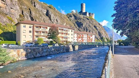 À Louer 3.5 pièces lumineux dans un cadre verdoyant, au centre-ville de Martigny - Foto 5