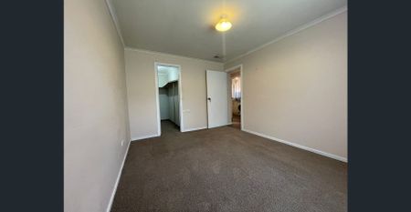 Big family friendly backyard with LARGE double shed - Photo 2