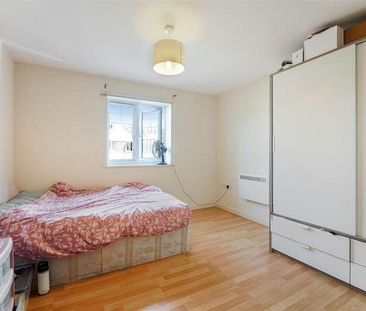 School Gate Drive, Morden, SM4 - Photo 4