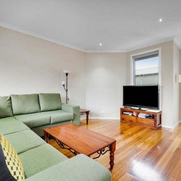 LIGHT, BRIGHT AND GREAT LOCATION - Photo 1