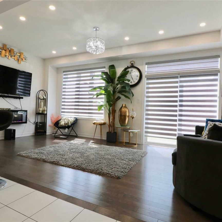 For Lease - 9 Conarty Crescent, Whitby, Ontario - Photo 1