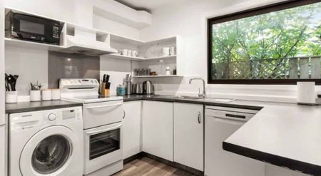 4/163 Queens Drive, Lyall Bay - Photo 3