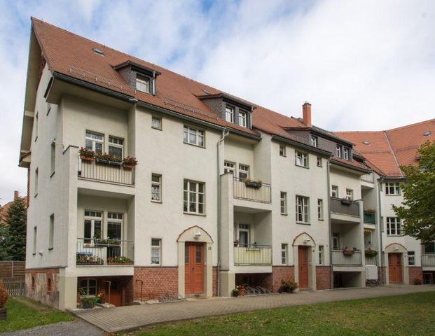 helle Dachgeschosswohnung in ruhiger Wohnlage - Photo 1