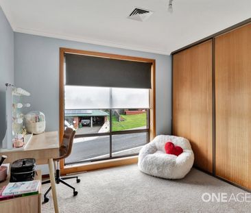 Well Maintained Large Family Home! - Photo 3