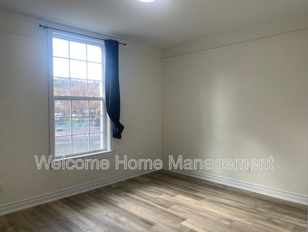 $1,900 / 2 br / 1 ba / Charming 2-Bedroom Upper Unit in the Heart of Hamilton! - Photo 3