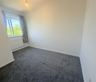 2 bedroom end of terrace house to rent - Photo 3