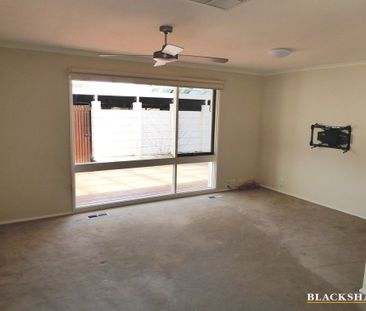 7 Clement Place, Macgregor ACT 2615 - House For Rent | Domain - Photo 6