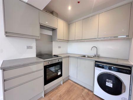 2 Bed Flat, Church Path, CR0 - Photo 5