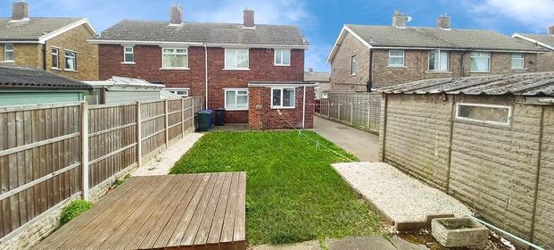 3 bedroom semi-detached house to rent - Photo 1