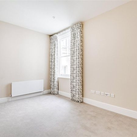 2 bedroom flat in 29 Sloane Square - Photo 3