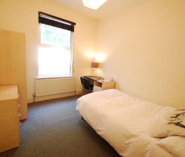 4 bedroom terraced house to rent - Photo 6