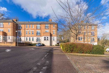 2 bed Flat for rent - Photo 4