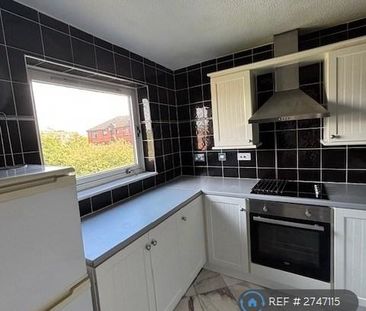 2 bedroom flat to rent - Photo 4