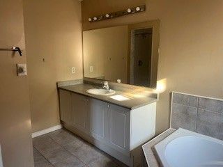 For Lease - 18 Fairhill Avenue, Brampton, Ontario - Photo 4