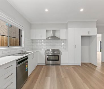 Fully Furnished Opposite Melton Reservoir - Photo 5