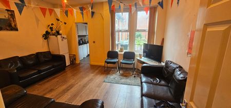 7 Bed - 16 Winston Gardens, Headingley, Leeds - LS6 3LA - Student - Photo 4