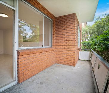 Freshly Updated 2-Bedroom Apartment - Photo 4