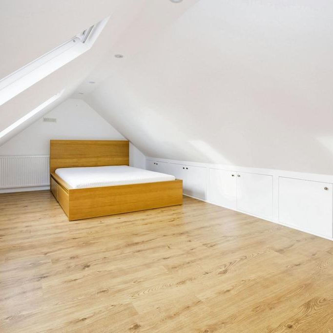 4 bedroom link detached house to rent - Photo 1