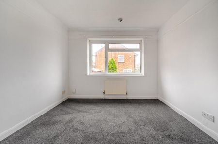 3 bedroom semi-detached house to rent - Photo 4