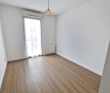 Location Appartement 3 pièces 70m² LA ROCHE SUR YON 85000 - Photo 5