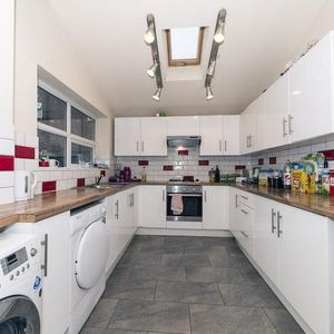 7 bedroom terraced house to rent - Photo 2