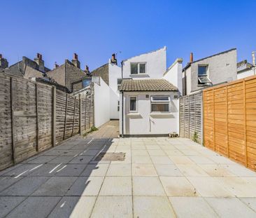 3 Bedroom - Photo 5