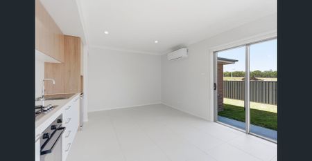 Modern 2 Bedroom Home in Prime Location - Photo 3