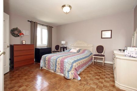 For Lease - 4873 Forest Hill Drive, Mississauga, Ontario - Photo 2