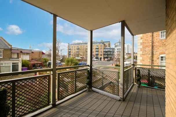 2 bedroom flat in Spring Grove - Photo 1