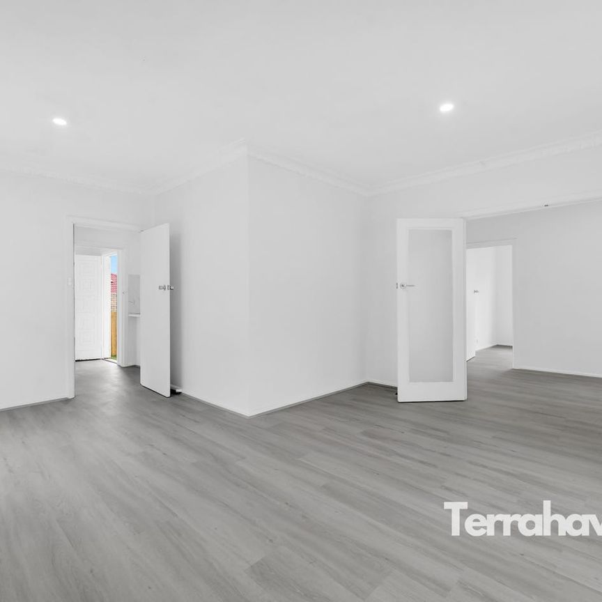 Freshly Renovated Family Haven in Quiet Court Location - Photo 1