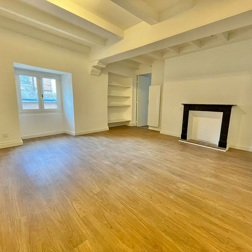 A Louer - Nantes DecrÉ Bouffay - Appartement 2 Pièces Refait A Neuf De 44.01 M² - Photo 1