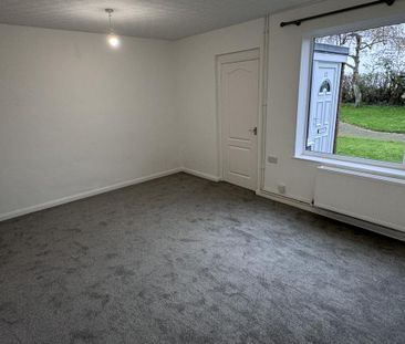 3 bedroom end of terrace house to rent - Photo 3