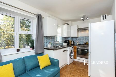 Studio to rent - Photo 5