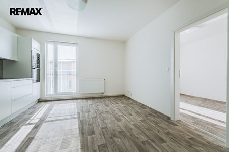 Pronájem bytu 2+kk v osobním vlastnictví 38 m², Nehvizdy - Фото 3
