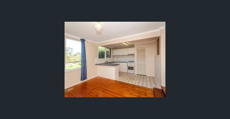 NEAT FAMILY HOME! - Photo 3