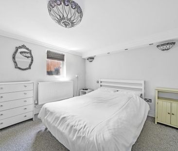 1 Bed Maisonette, Orlop Street, SE10 - Photo 4